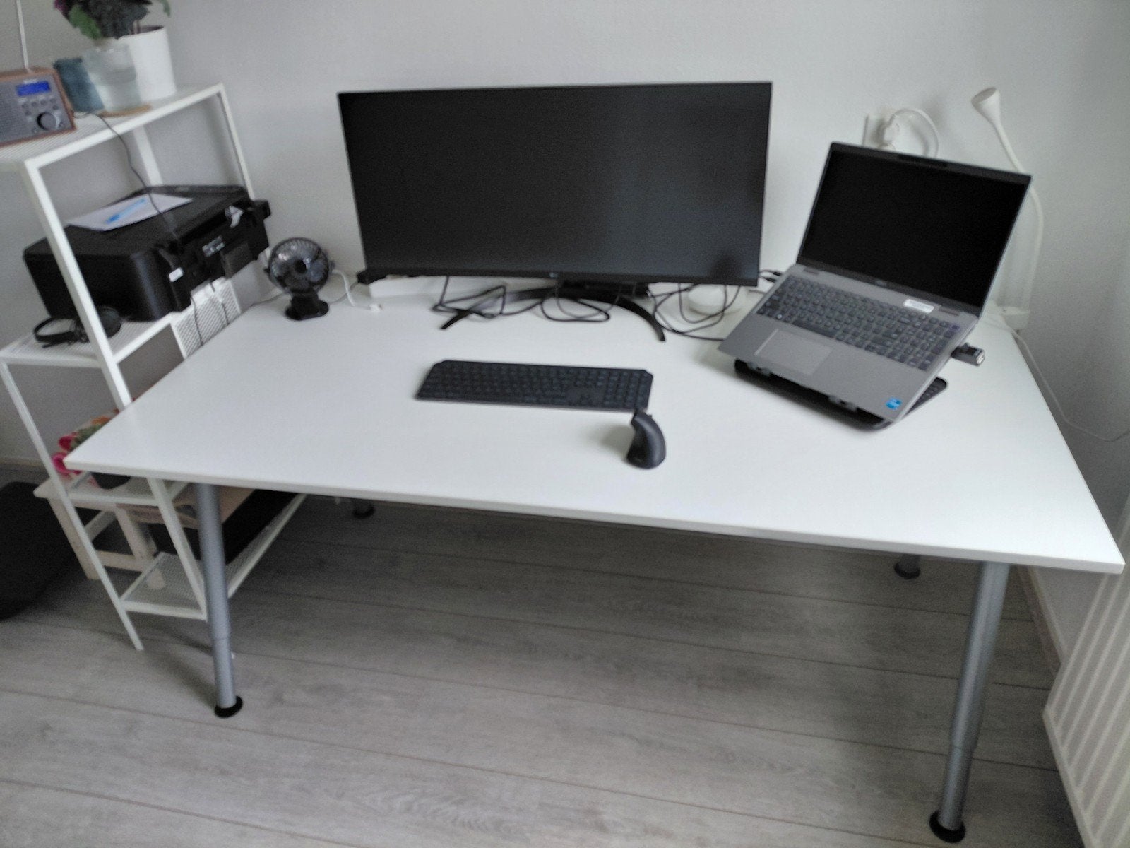 Gratis Ikea bureau (160 x 80), Huis en Inrichting, Bureaus, Ophalen, 160 cm, Gebruikt, In hoogte verstelbaar