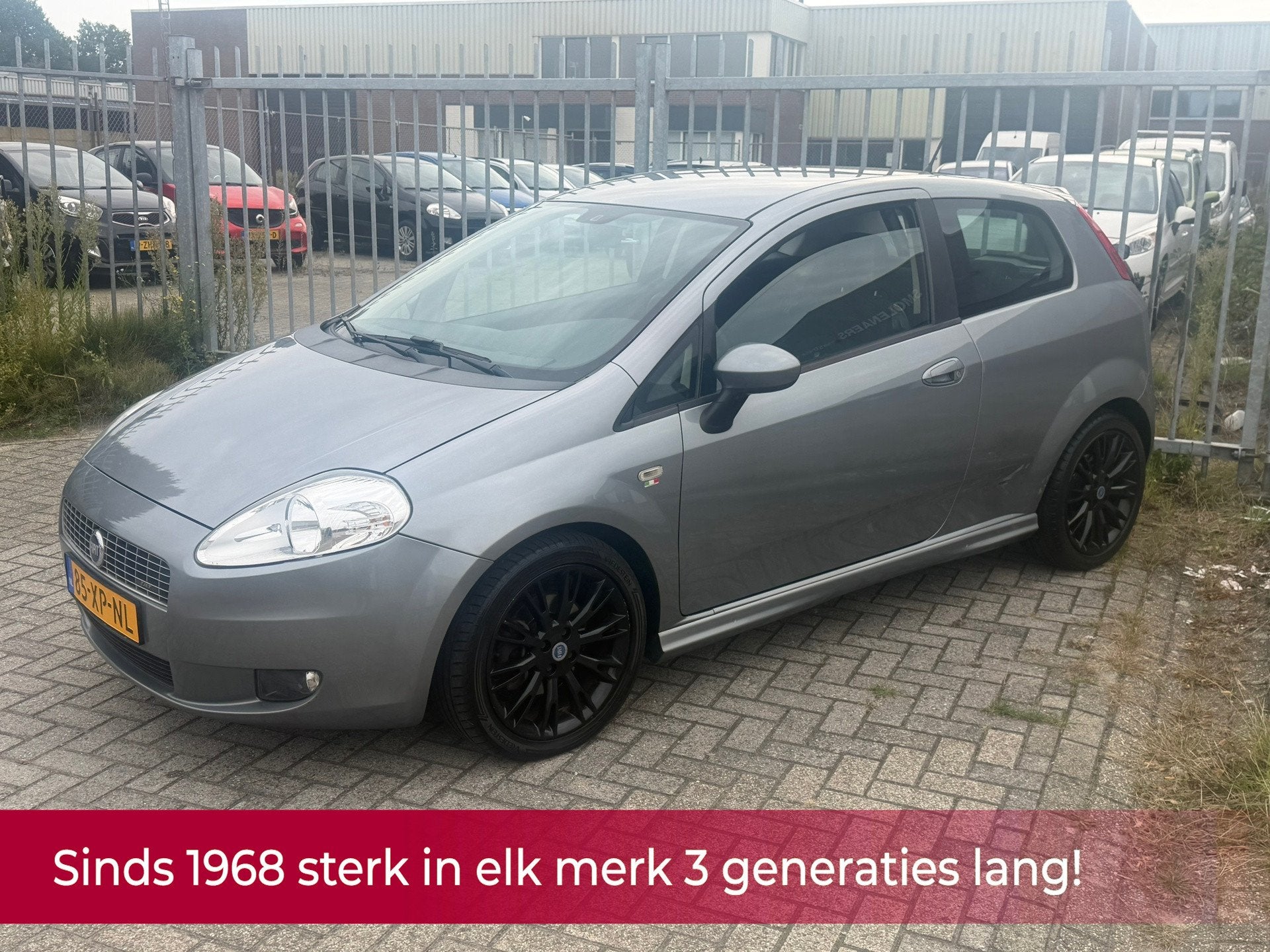 Fiat Grande Punto 1.4-16V Sport 120PK NL AUTO NAP! NIEUW DIS, Voorwielaandrijving, Dealer onderhouden, Gebruikt, Zwart