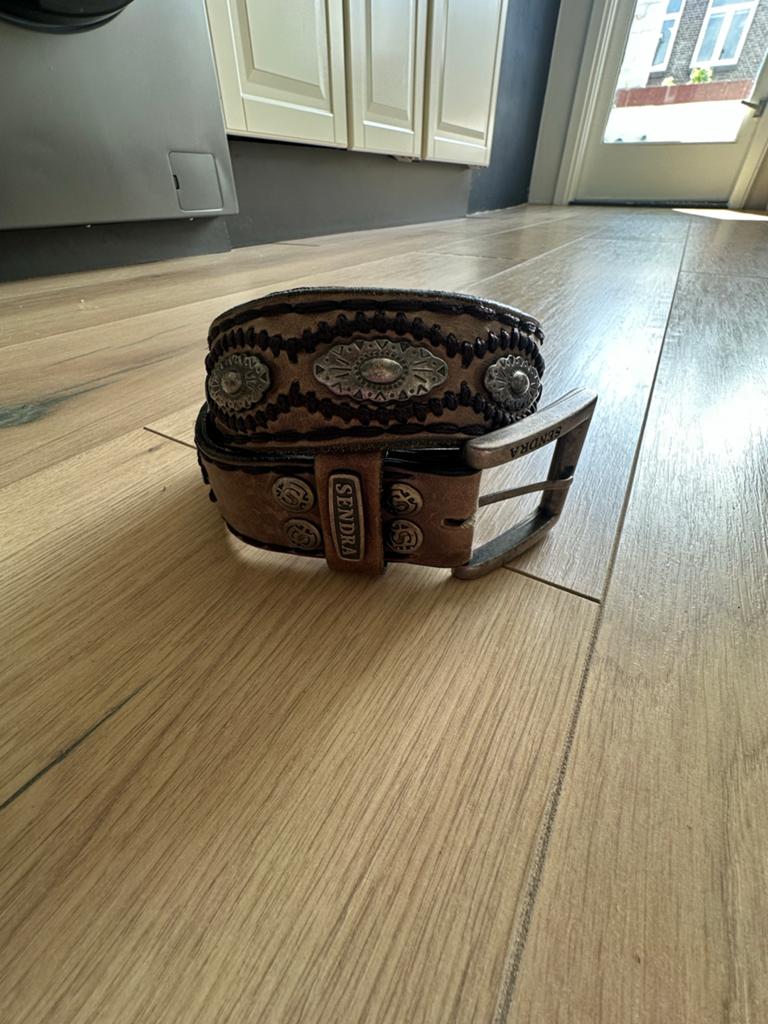 Sendra Leren Riem met Concho's - Maat 80, Kleding | Dames, Riemen en Ceinturen, Zo goed als nieuw, Heupriem, 80 tot 90 cm, 3 tot 5 cm
