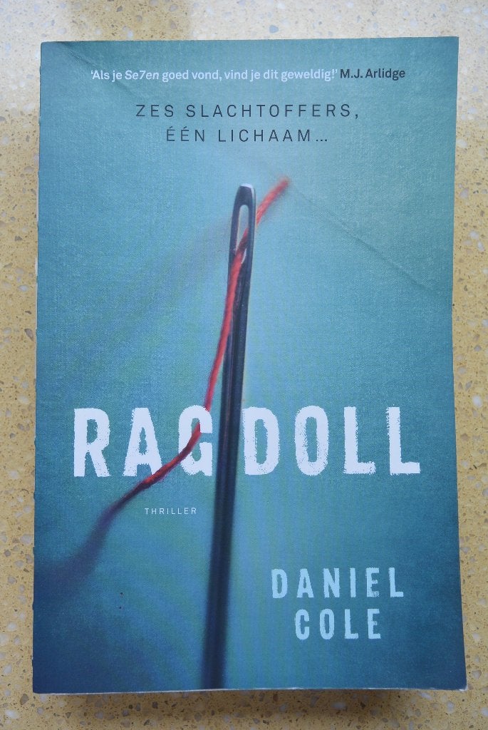 Ragdoll Daniel Cole Thriller Nederlands, Boeken, Gelezen, Europa overig, Ophalen of Verzenden, Daniel Cole