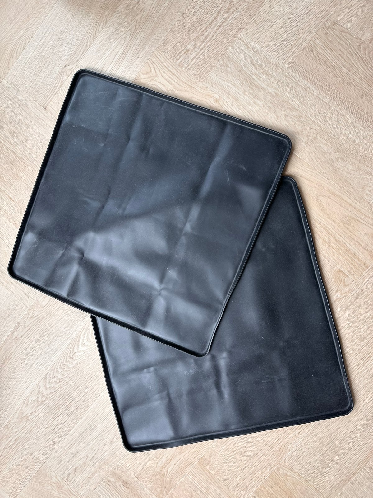 Set van 2 zwarte rubberen matten wasmachine/koelkast, Ophalen of Verzenden, Zo goed als nieuw