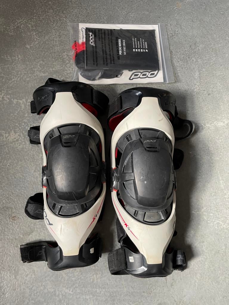 POD K4 knee brace set, Motoren, Ophalen of Verzenden, Tweedehands, Heren, Motorcrosskleding