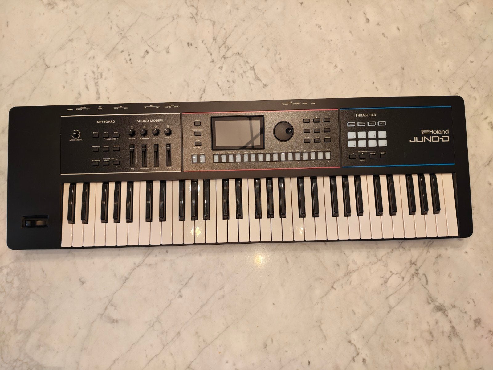 Roland JUNO-D6 Synthesizer - Compact en Krachtig, Muziek en Instrumenten, Keyboards, Ophalen of Verzenden, Zo goed als nieuw, 61 toetsen