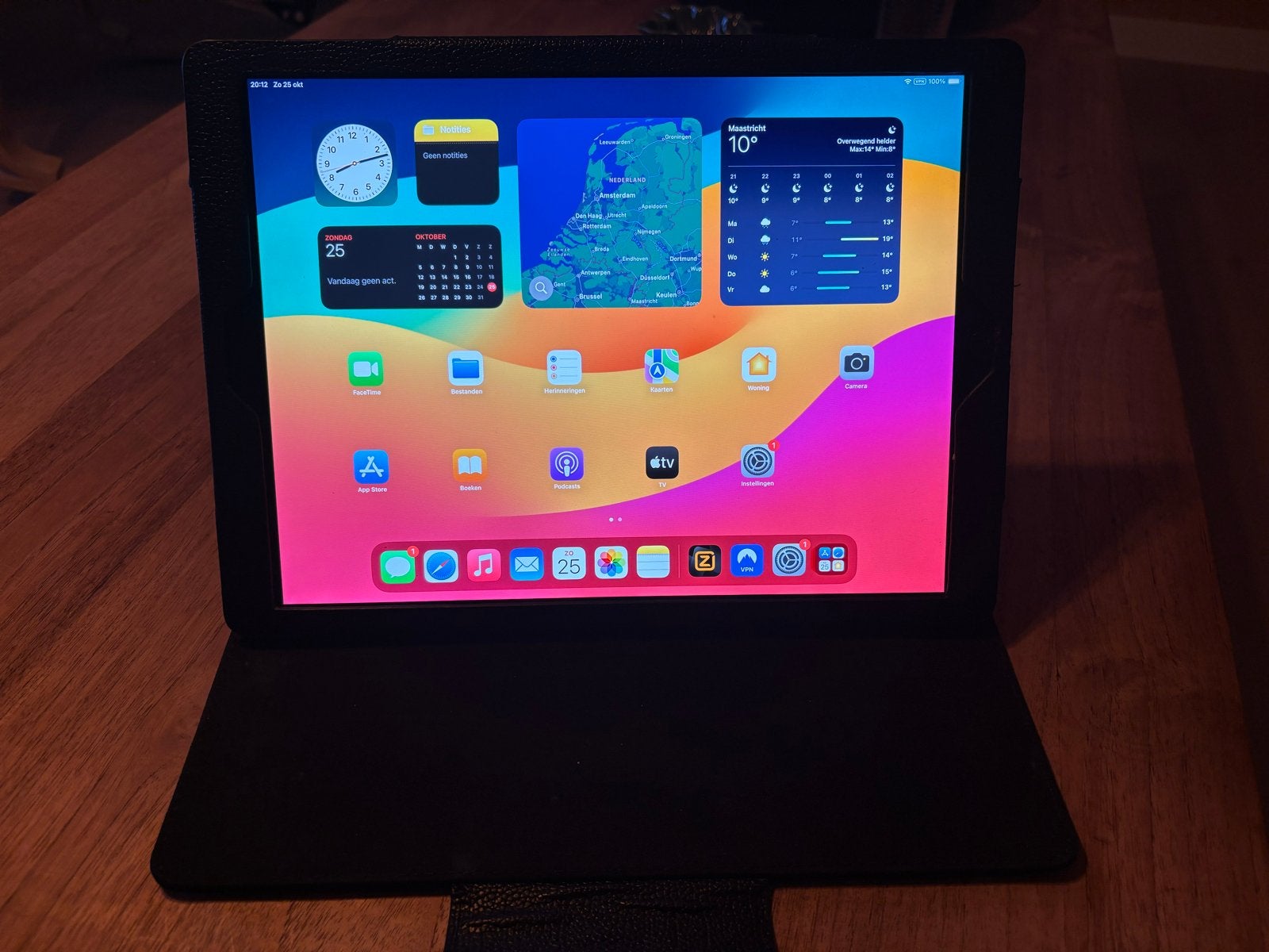 iPad Pro 12,9" (2e gen) 256GB 4G/Sim + Hoes, 13 inch of meer, Ophalen of Verzenden, Zo goed als nieuw, Apple iPad Pro