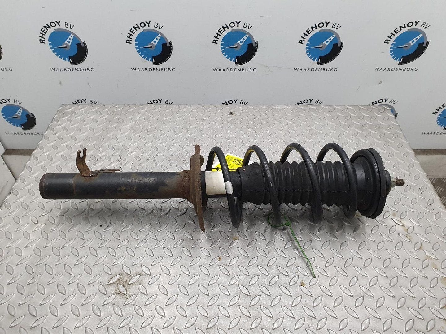TOYOTA AYGO 1.0-12V Aspir. Green VEERPOOT / SCHOKBREKER LV 2, Ophalen of Verzenden, Gebruikt, ARN erkend