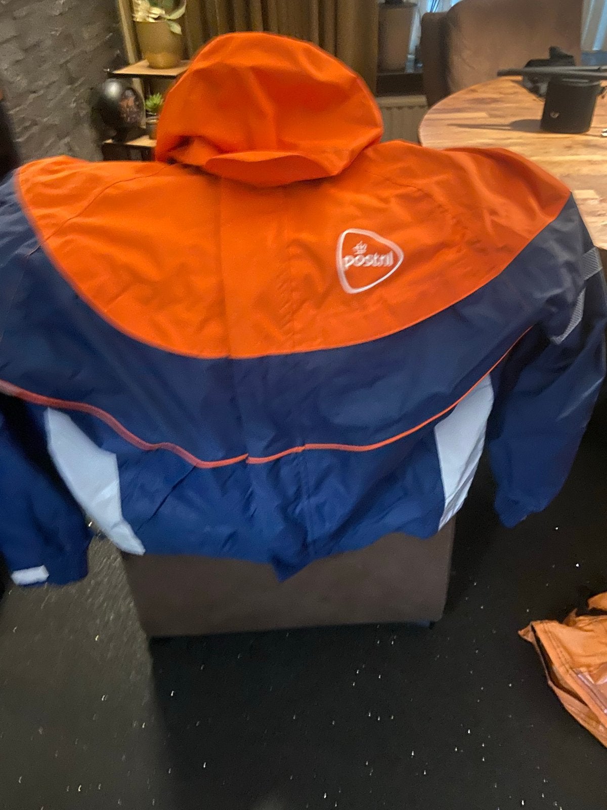 Nieuwe PostNL regenjas, Ophalen of Verzenden, Nieuw, Overige maten, Meerkleurig