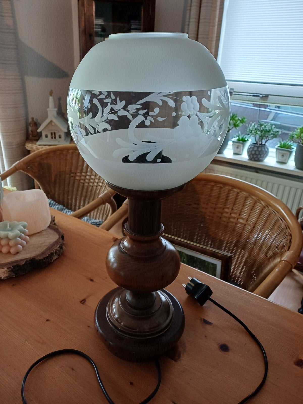 Nostalgische Tafellamp met Glazen Bol, Ophalen of Verzenden