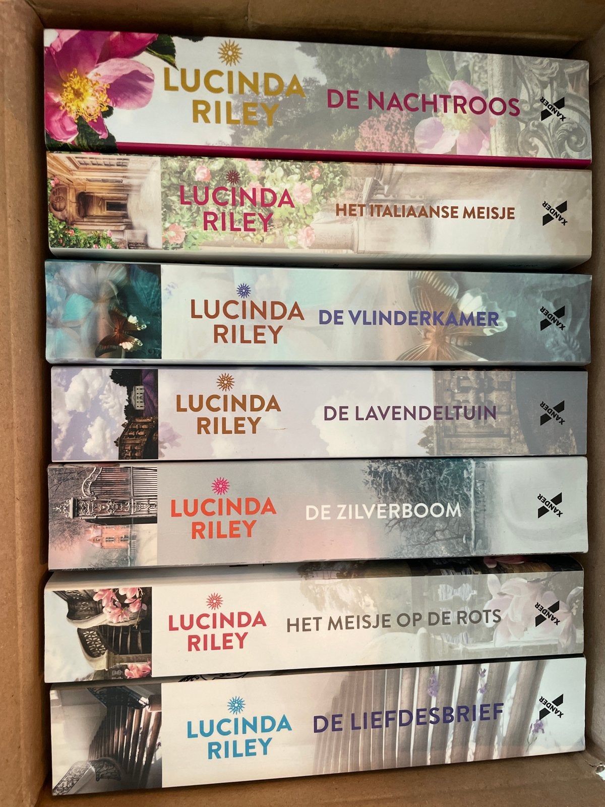 Lucinda Riley Boekenpakket - 7 Romans, Boeken, Romans, Ophalen of Verzenden, Gelezen