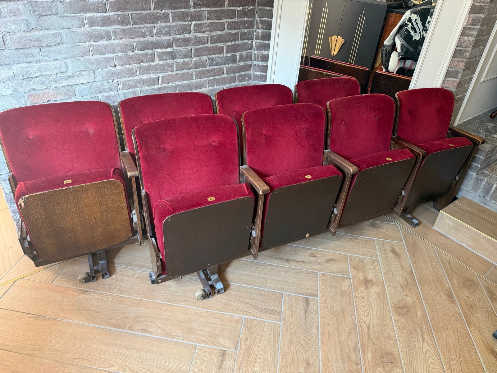 Antieke Inklapbare Bioscoopstoelen - Mogelijk Tuschinski, Antiek en Kunst, Ophalen
