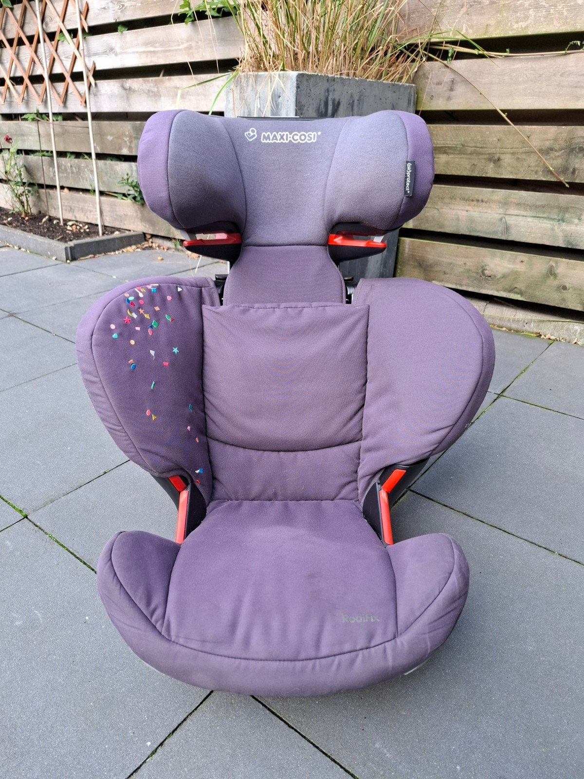 Maxi-Cosi RodiFix autostoel - paars, Ophalen