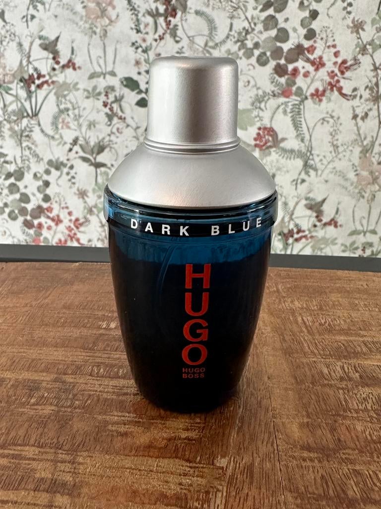 Hugo Boss dark blue 75ml>>65ml, Verzamelen, Parfumverzamelingen, Ophalen of Verzenden, Zo goed als nieuw, Parfumfles
