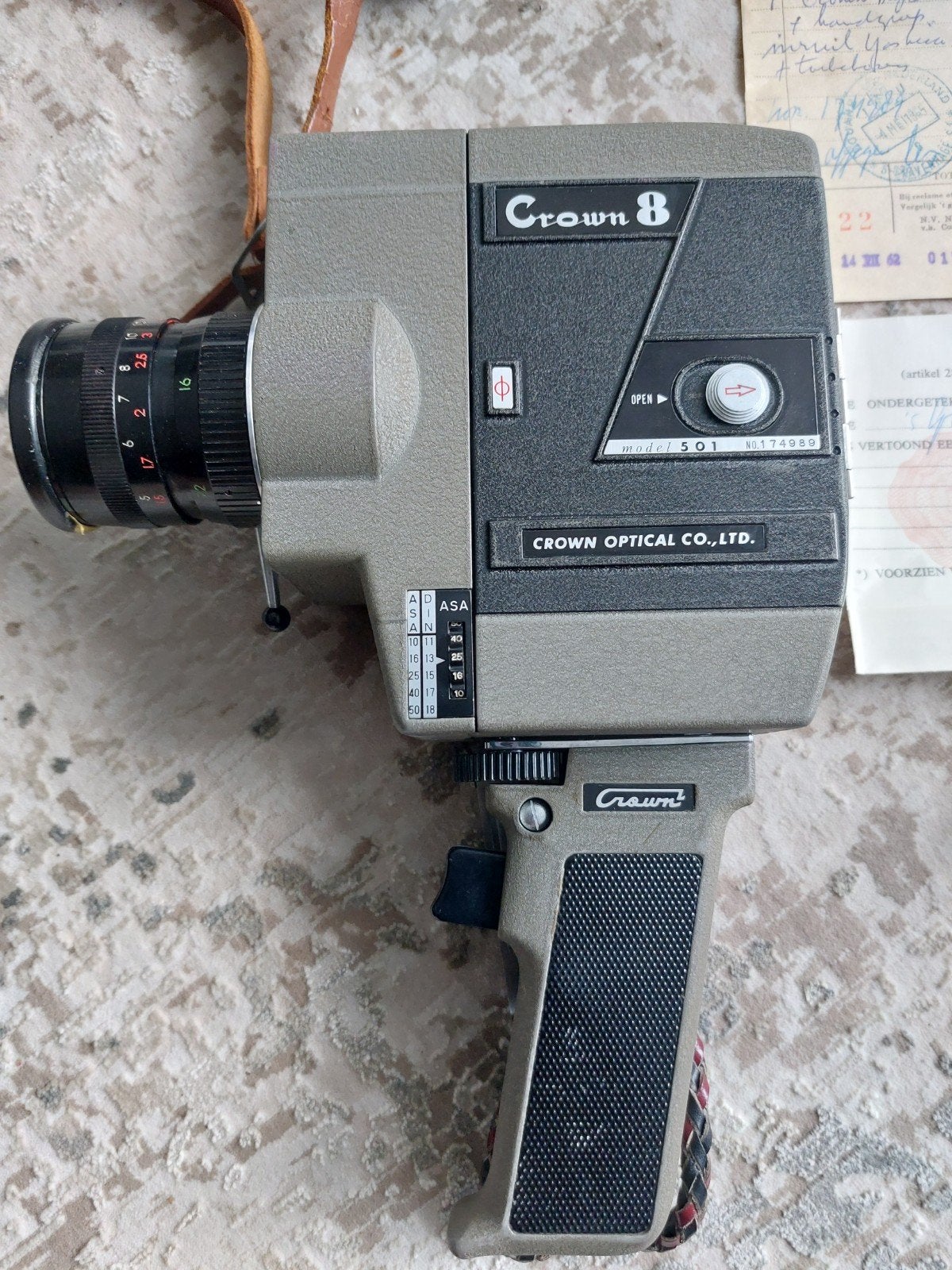 Vintage Crown 8 Model 501 Filmcamera met accessoires, Audio, Tv en Foto, Ophalen of Verzenden, 8mm, Camera