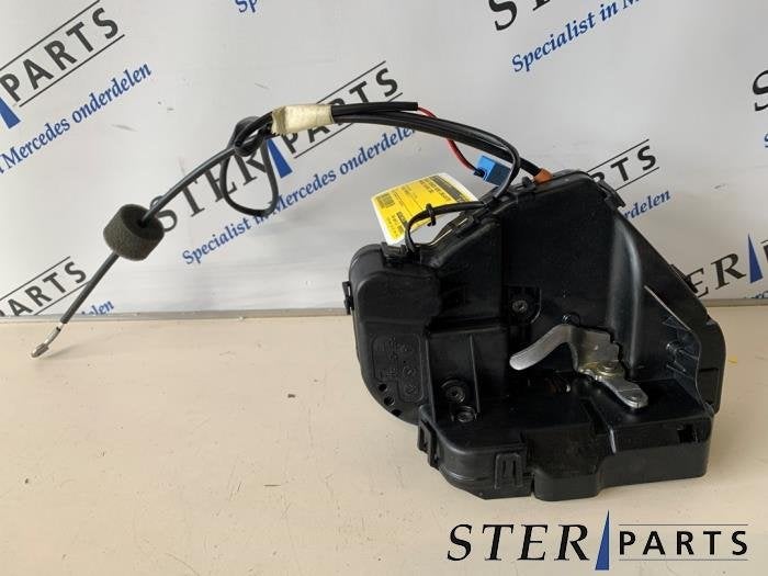Deurslot Mechaniek 4Deurs links-achter van een Mercedes C-Kl, Gebruikt, -, Ophalen of Verzenden, -