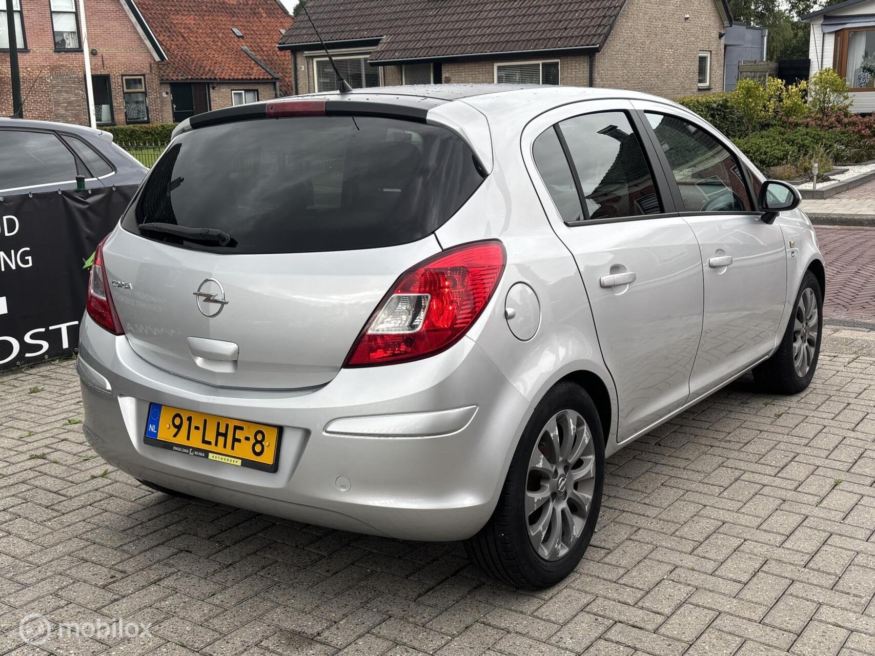 Opel Corsa 1.4-16V rijd en schakelt goed ! koopje ! lelijk, Auto's, Voorwielaandrijving, Euro 5, Gebruikt, 1398 cc