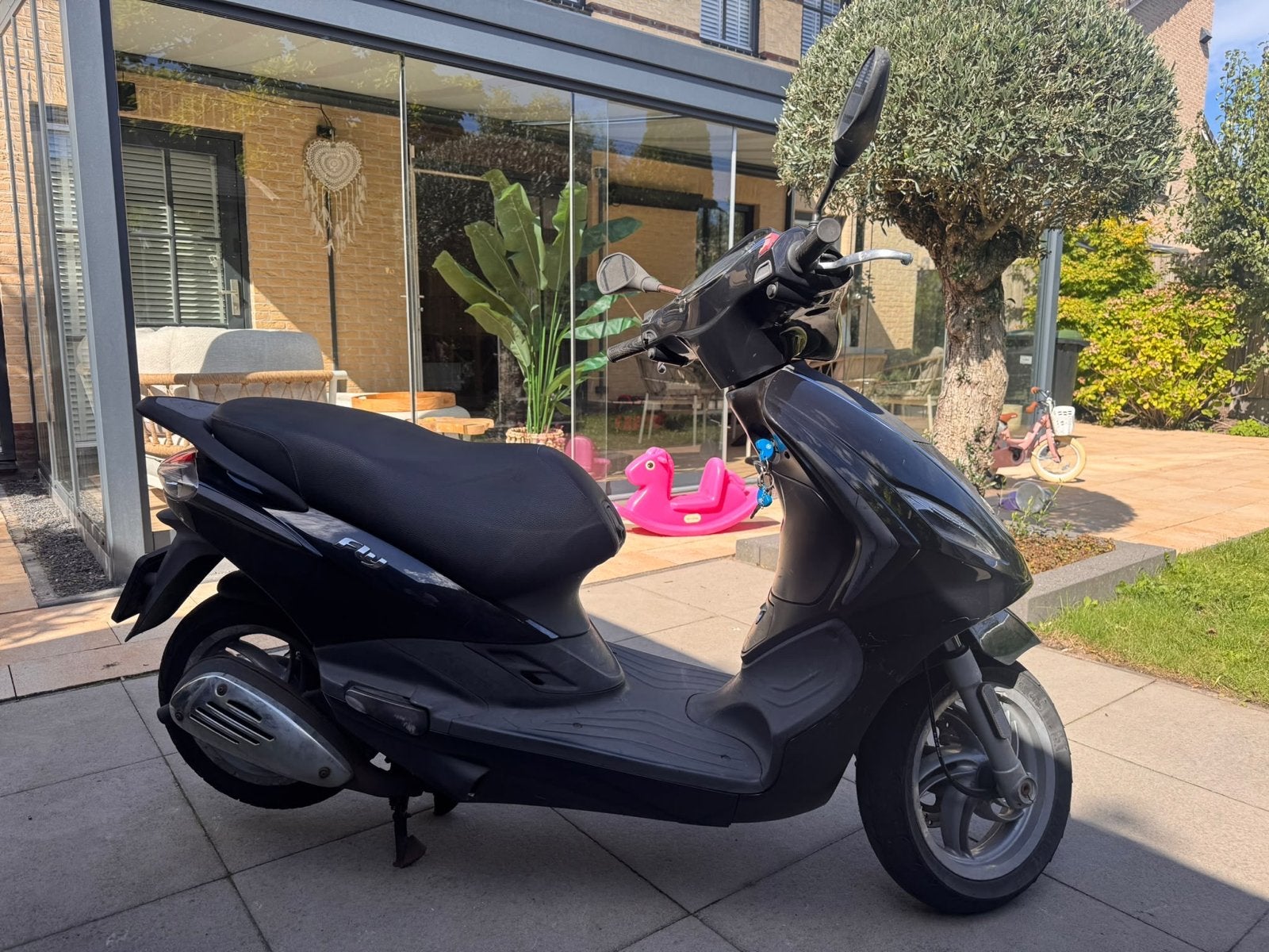 Foto 4 van Piaggio Fly Scooter - Goed onderhouden, 35-40 km/u