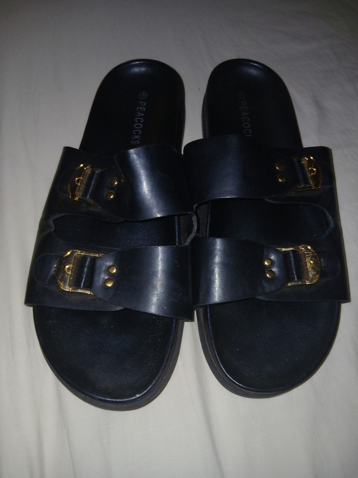 Zwarte Peacocks sandalen/slippers met gouden gespen, Kleding | Dames, Slippers, Zwart, Gedragen, Peacocks