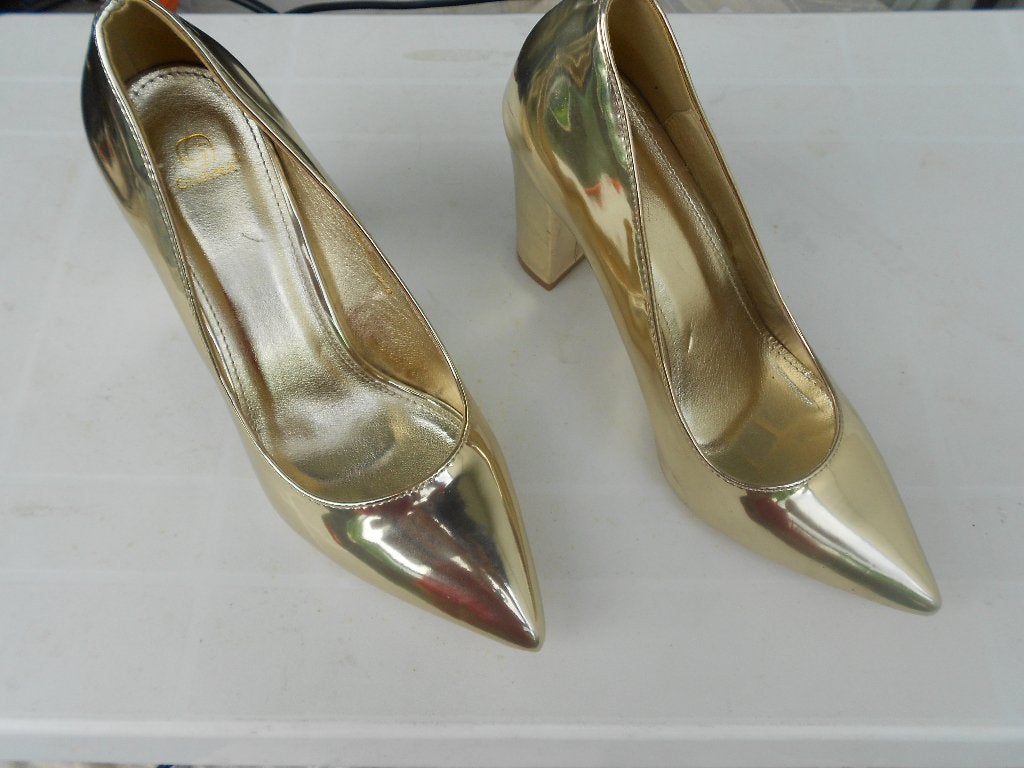 Dames schoenen maat 39 goudkleur, brede hoge hak 3x3x10cm., Ophalen, Pumps, Overige kleuren, Givani