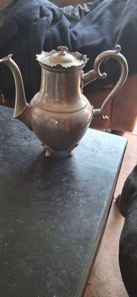 Antieke koffiepot!, Ophalen