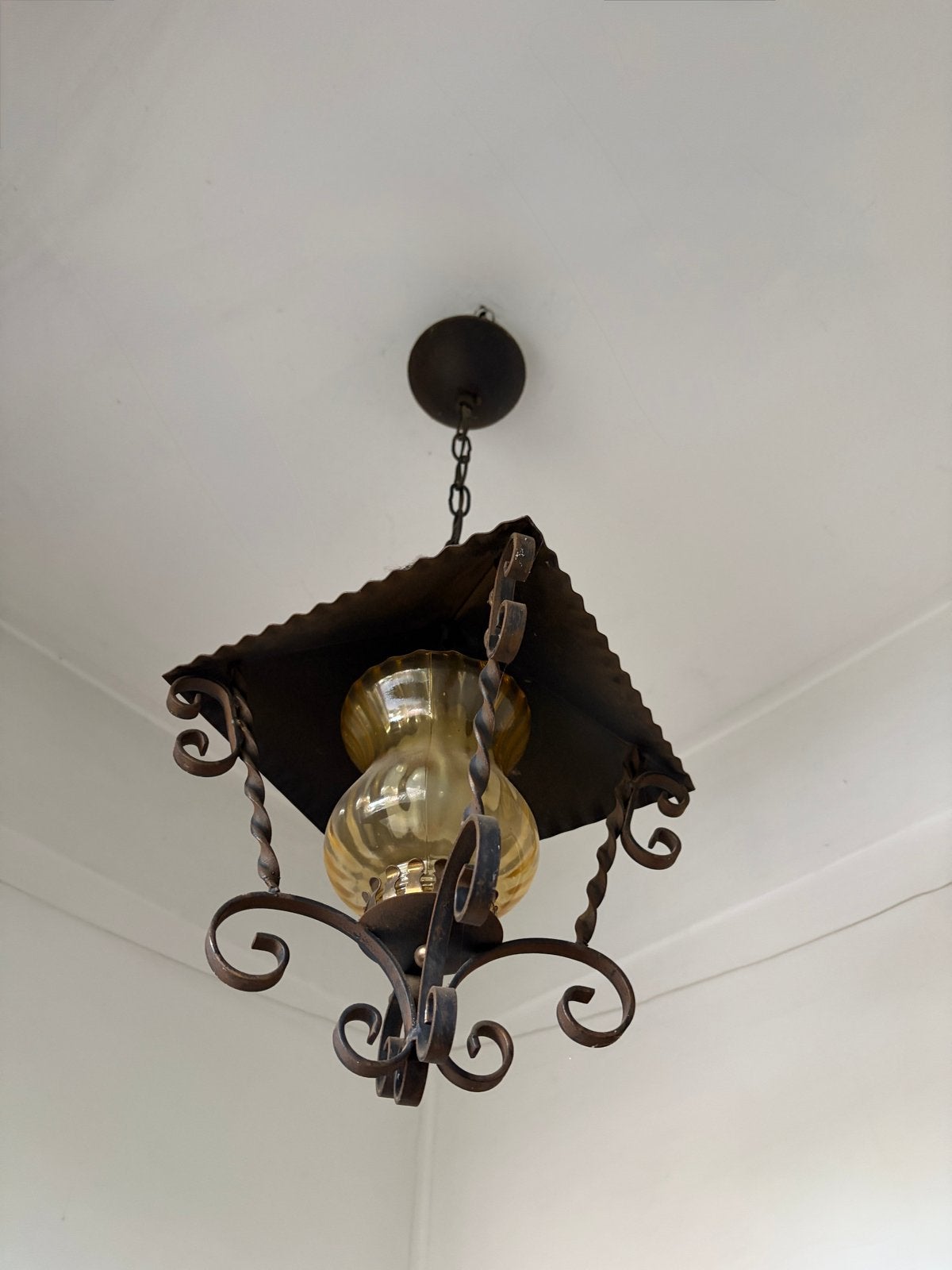 Vintage Smeedijzeren Plafondlamp met Amber Glas, Ophalen