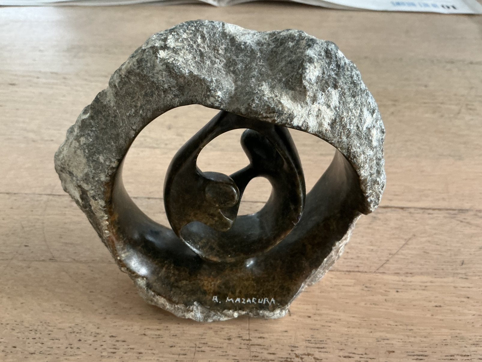 Natuurstenen Sculptuur Zimbabwe.Gesigneerd A.Mazarura., Ophalen of Verzenden, Zo goed als nieuw, Mens