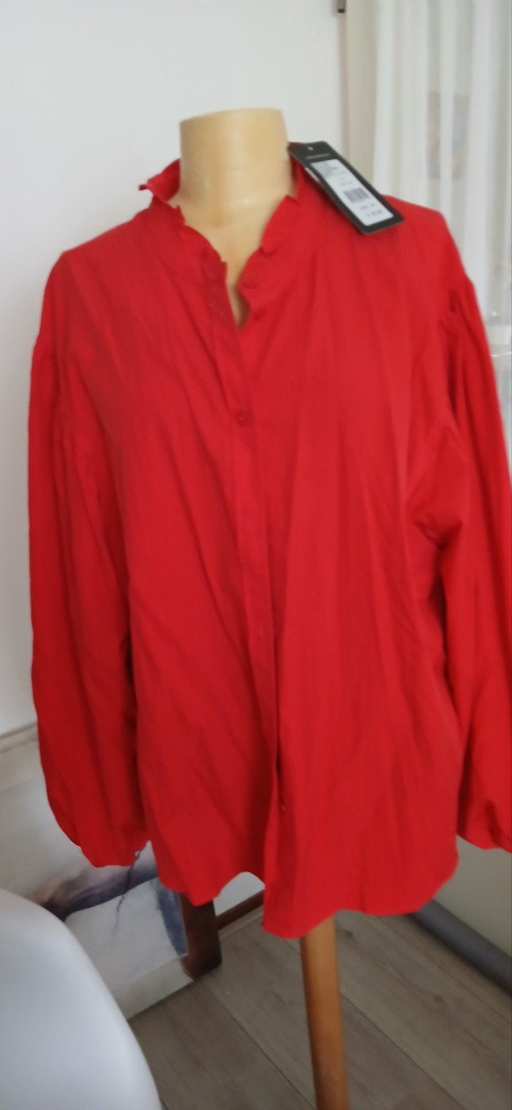 Nieuwe blouse valt groot mt 52, Kleding | Dames, Grote Maten, Verzenden, Nieuw, Rood