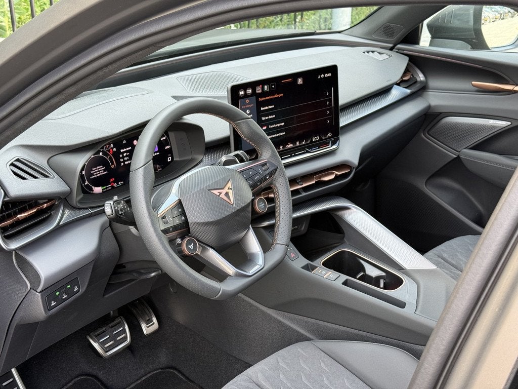 CUPRA Terramar 1.5 TSI e-Hybrid VZ Performance | Pano | 20", Auto's, Cupra, 12 maanden, Terramar, Hybride Elektrisch/Benzine, SUV of Terreinwagen