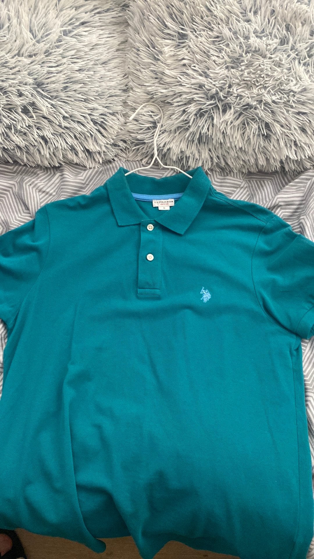 2 polo's (M) & Hoodrich jas (L) - Zo goed als nieuw, Kleding | Heren, Polo's, Ophalen of Verzenden, Zo goed als nieuw, Maat 52/54 (L)