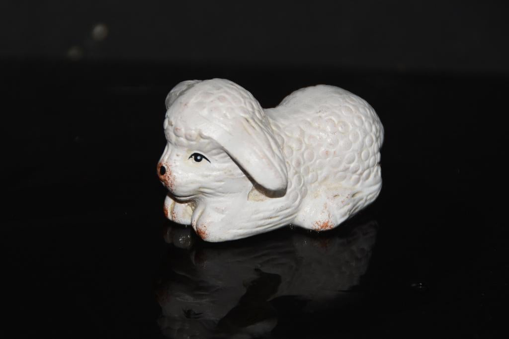 Lief beeldje van een lammetje kerst stal schaap Nieuw, Verzamelen, Beelden en Beeldjes, Verzenden, Nieuw, Dier