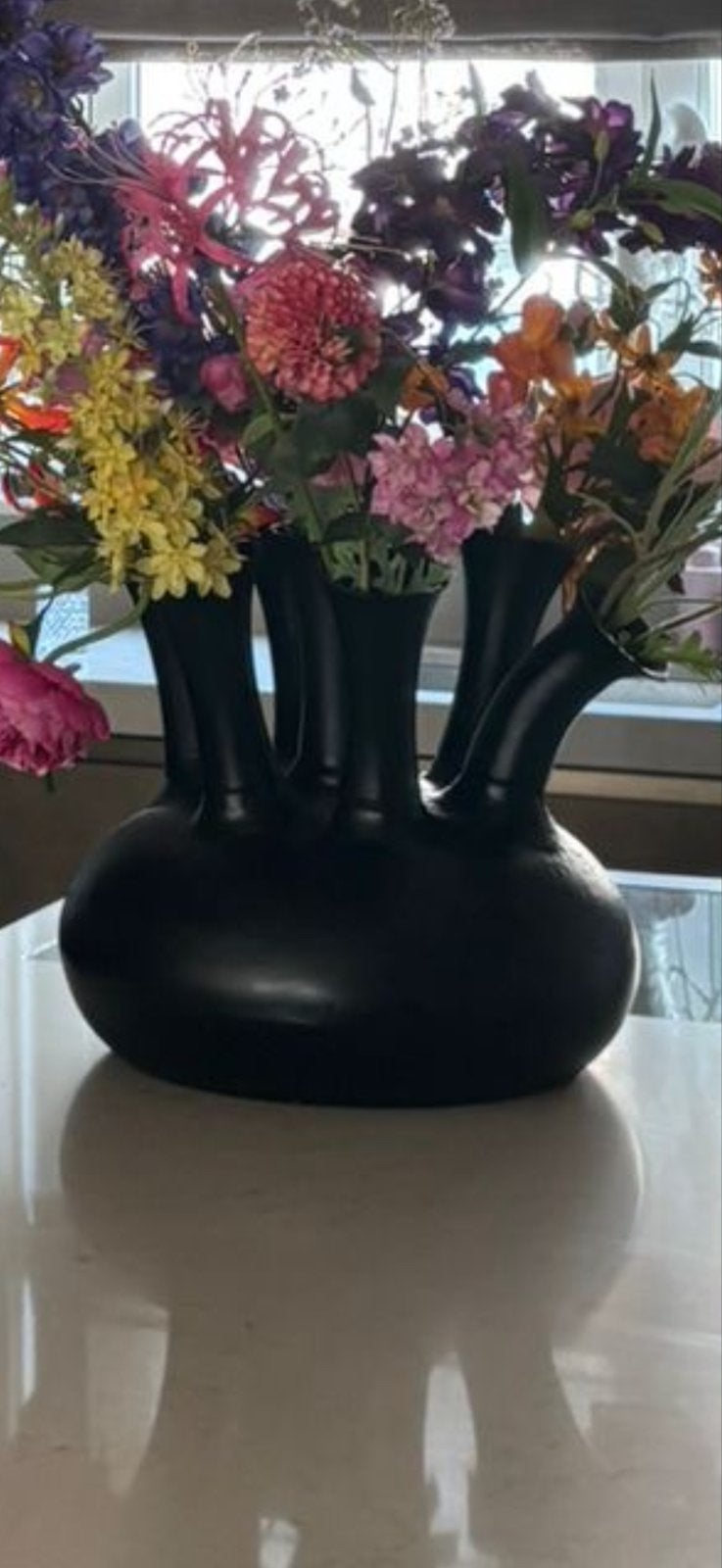 Zwarte tulpenvaas / toetervaas met 7 tuiten - zonder bloemen, Ophalen, Gebruikt, Zwart, Steen/keramiek