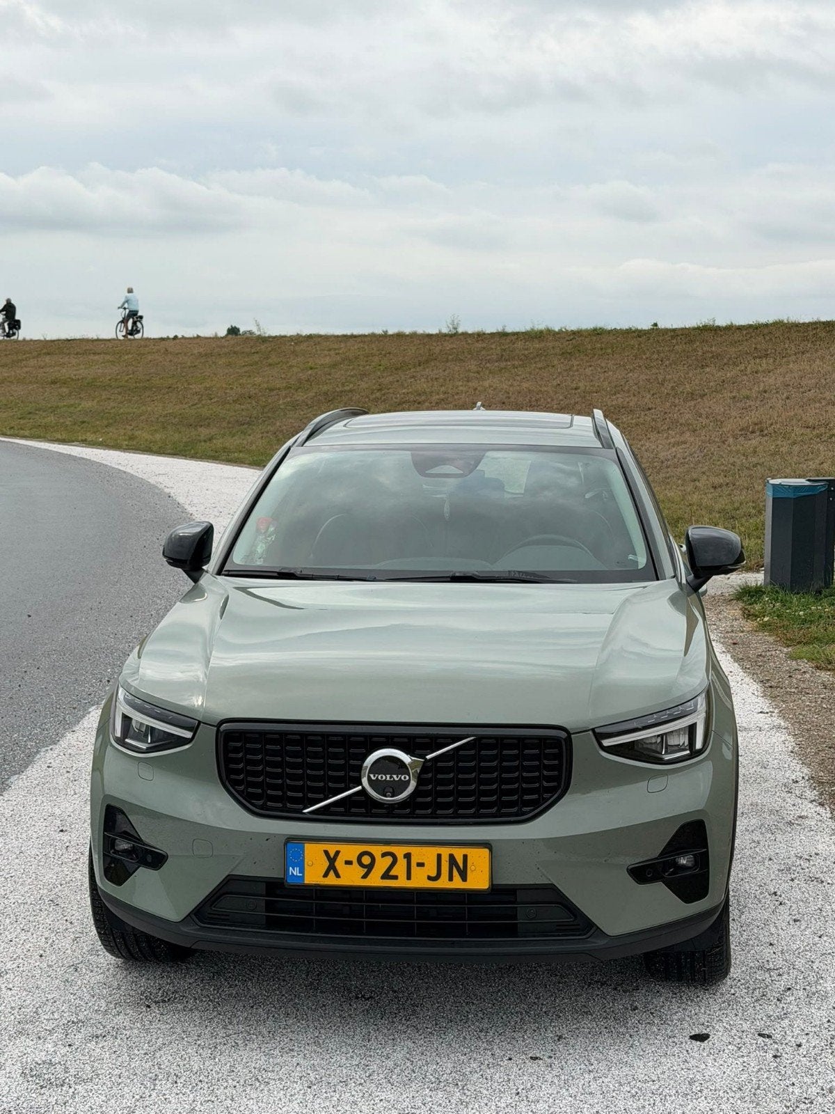 Volvo XC40 B3 163pk Mild Hybrid Aut 2023 Groen, Euro 5, Zwart, 4 cilinders, 1969 cc