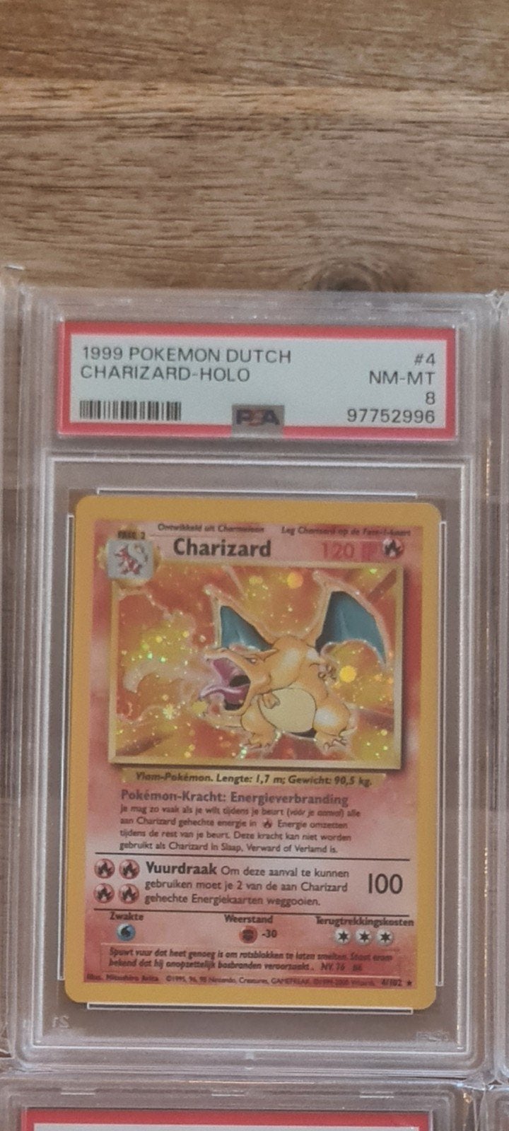 charizard psa 8, Hobby en Vrije tijd, Verzamelkaartspellen | Pokémon, Ophalen of Verzenden, Zo goed als nieuw