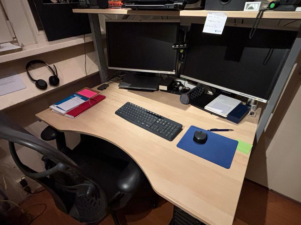 IKEA bureau Jerker in goede staat, Huis en Inrichting, Bureaus, Zo goed als nieuw, Computerbureau, IKEA, Modern, Hout, Beige, Opbergruimte