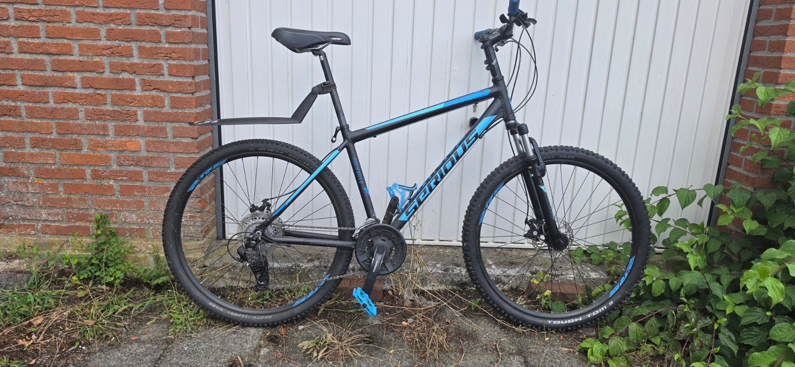 2 Serious Cycles Mountainbike - Zwart/Blauw, Hardtail, Heren, 49 tot 53 cm, Zo goed als nieuw