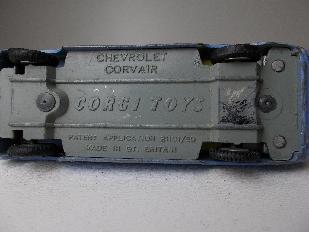 1960 Corgi Toys 229 CHEVROLET CORVAIR (Licht Blauw) -B-., Hobby en Vrije tijd, Modelauto's | 1:43, Ophalen of Verzenden, Gebruikt
