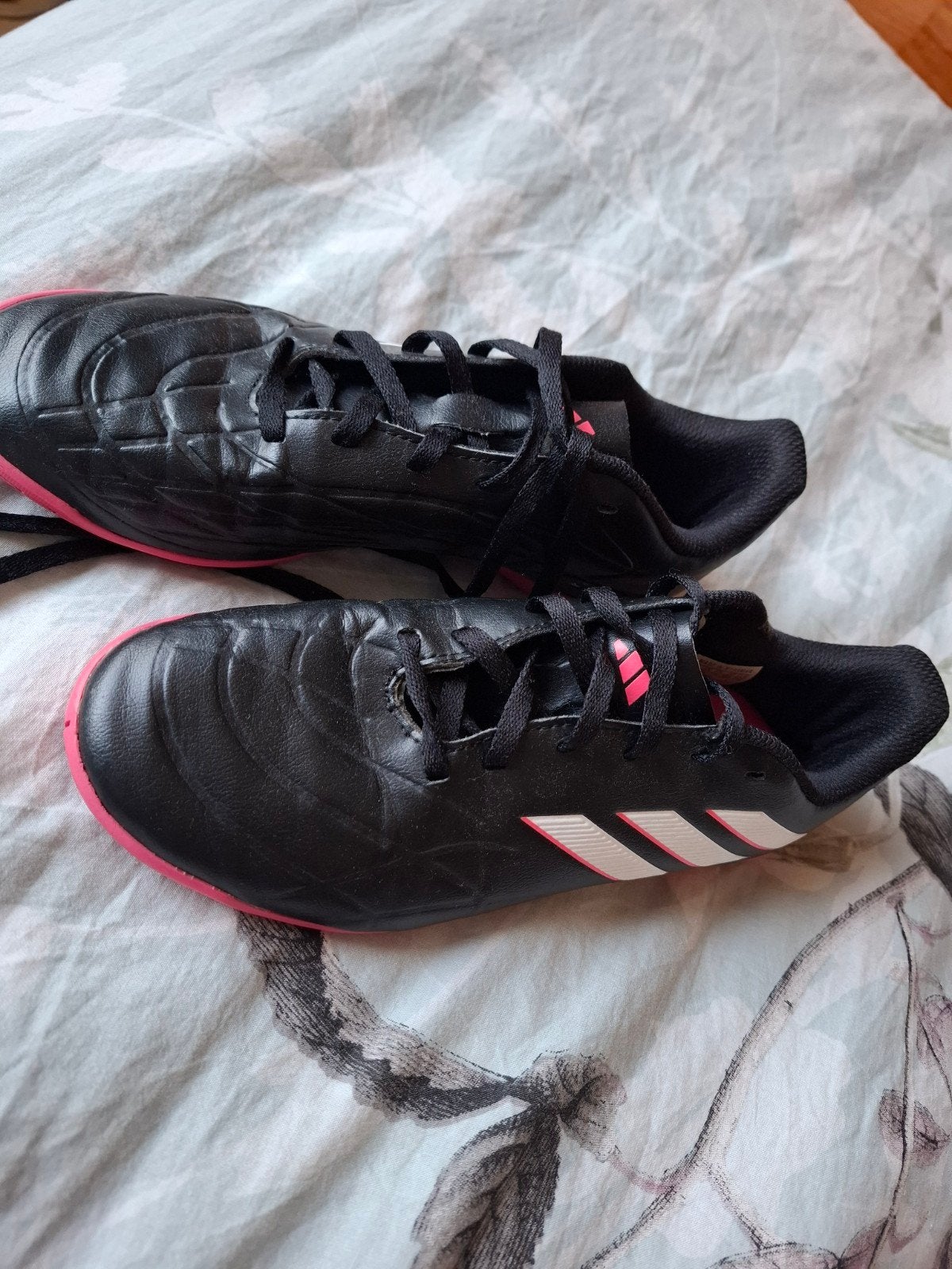 Adidas Copa zaalschoenen - Maat 37 1/3, Maat XS of kleiner, Schoenen, Ophalen of Verzenden, Zo goed als nieuw
