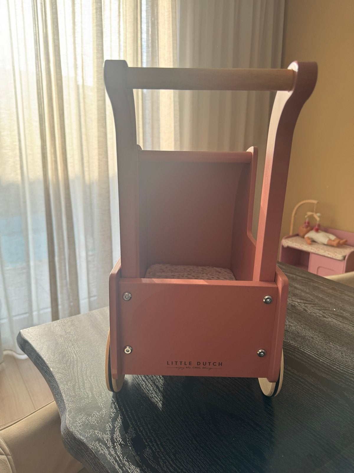 Little Dutch Houten Poppenwagen - Roze, Kinderen en Baby's, Speelgoed | Poppen, Ophalen, Zo goed als nieuw, Overige typen
