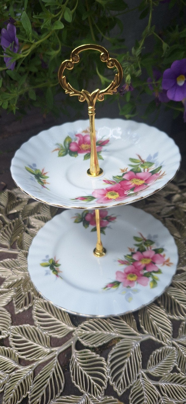 Royal Albert Prairie Rose etagere 2 laags handmade €27,50, Overige typen, Vintage, Ophalen of Verzenden, Zo goed als nieuw