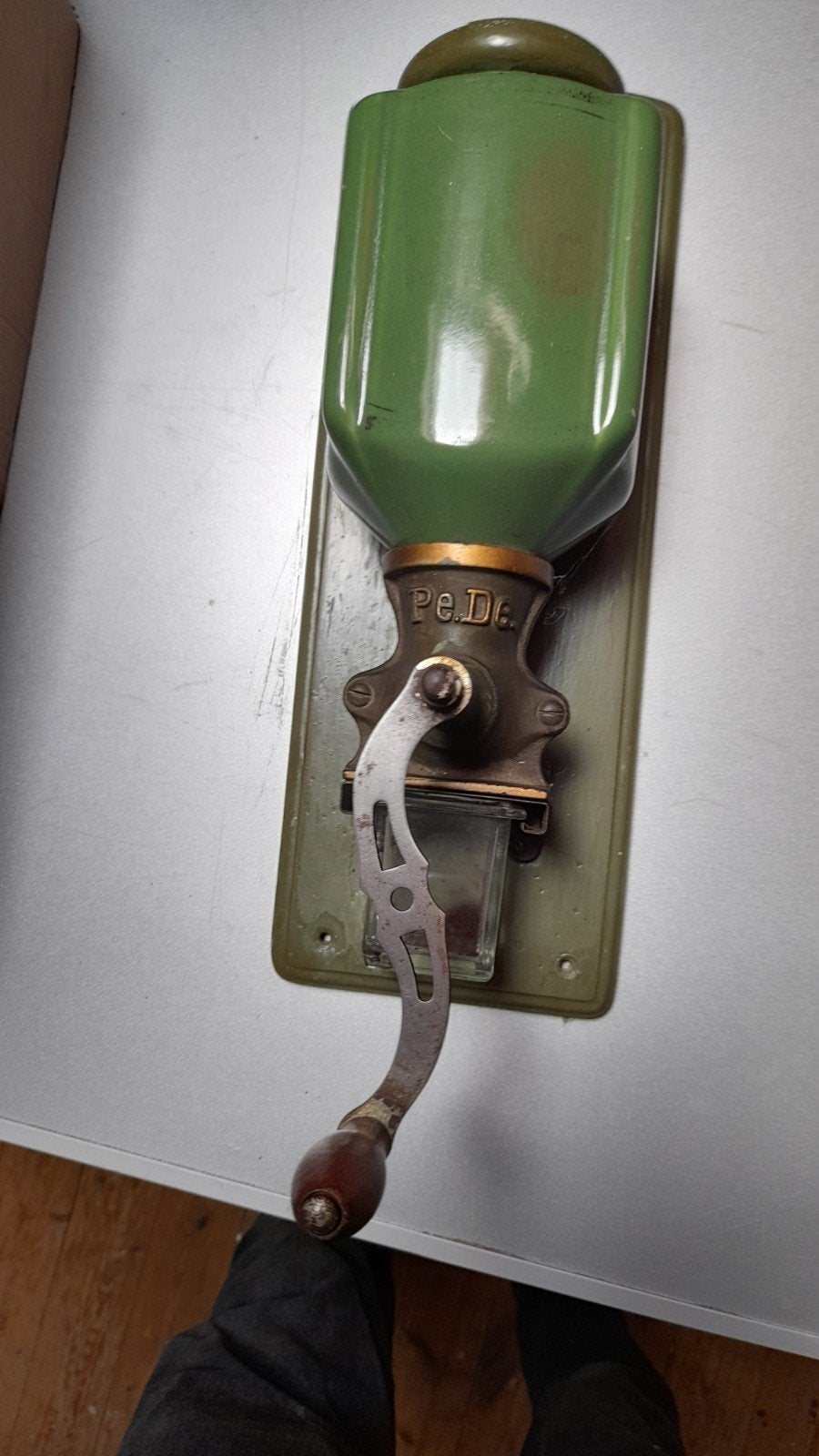 Antieke Pe.De. koffiemolen - Groen, Ophalen