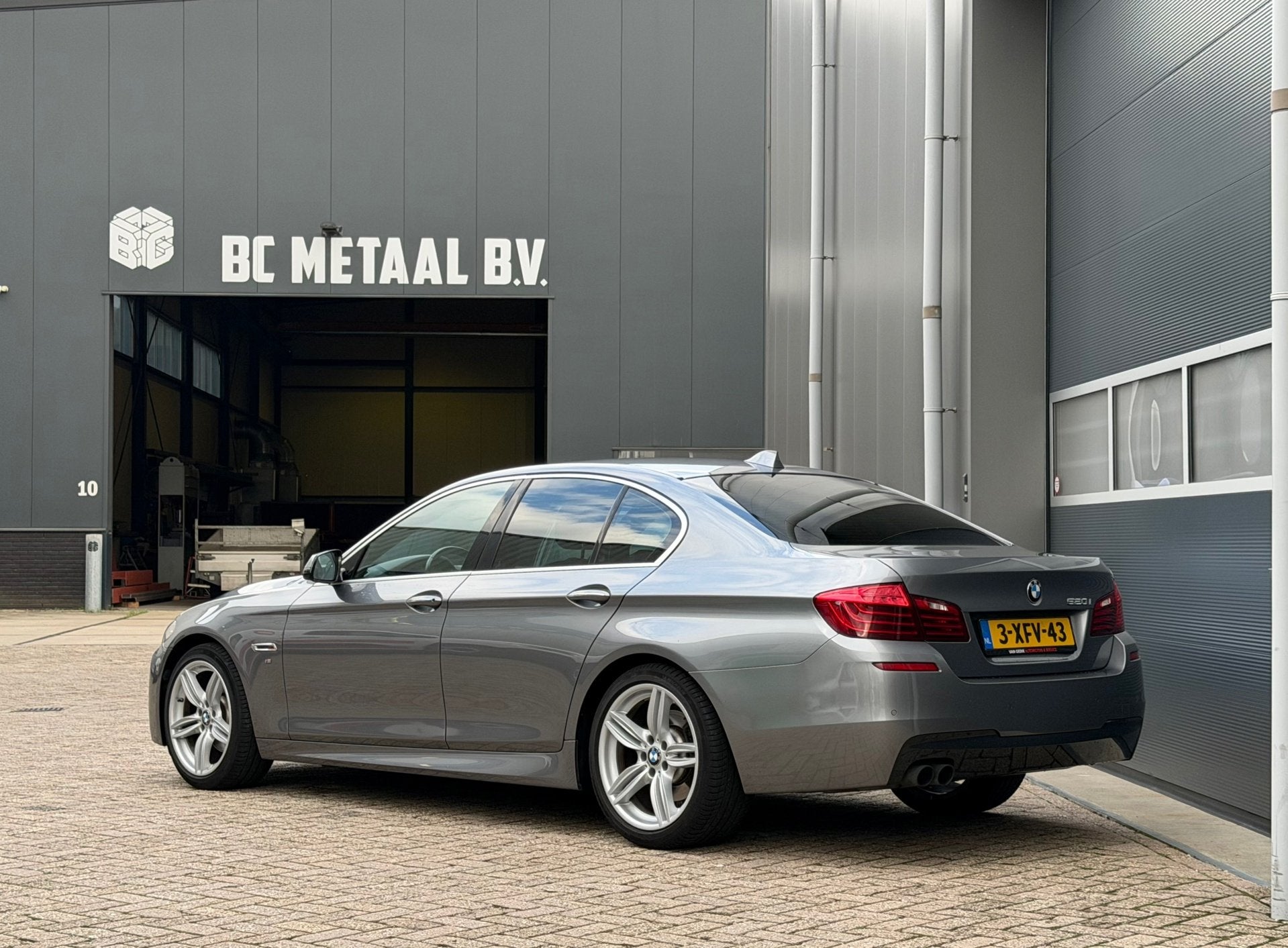 BMW 5-serie 520i Executive M Sport bj.2014 Autom|NL auto|Moo, Auto's, Automaat, Dealer onderhouden, Achterwielaandrijving, Gebruikt