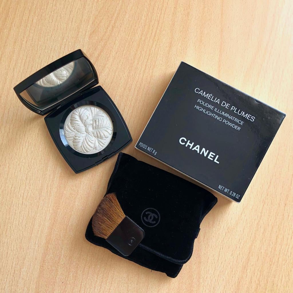 Chanel Camelia de Plumes Highlighting Powder, Ophalen of Verzenden, Nieuw, Overige kleuren, Gehele gezicht