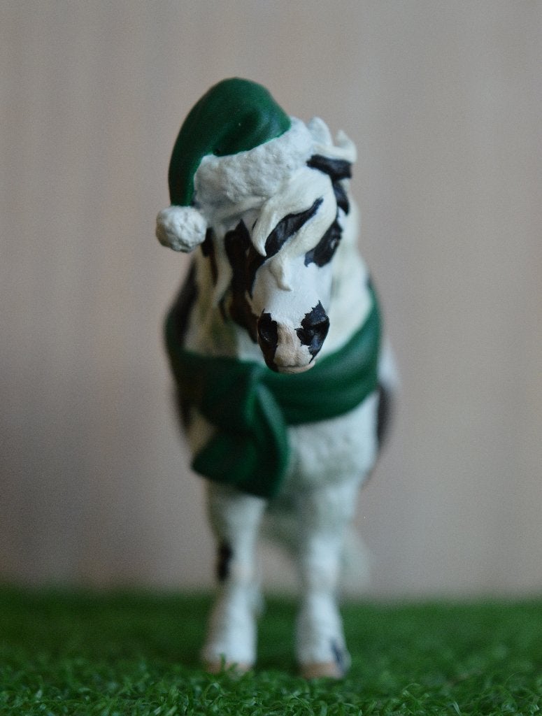 resin kerst shetlander paard repaint "Pinto", Ophalen of Verzenden, Zo goed als nieuw, Paard, Beeldje of Figuurtje