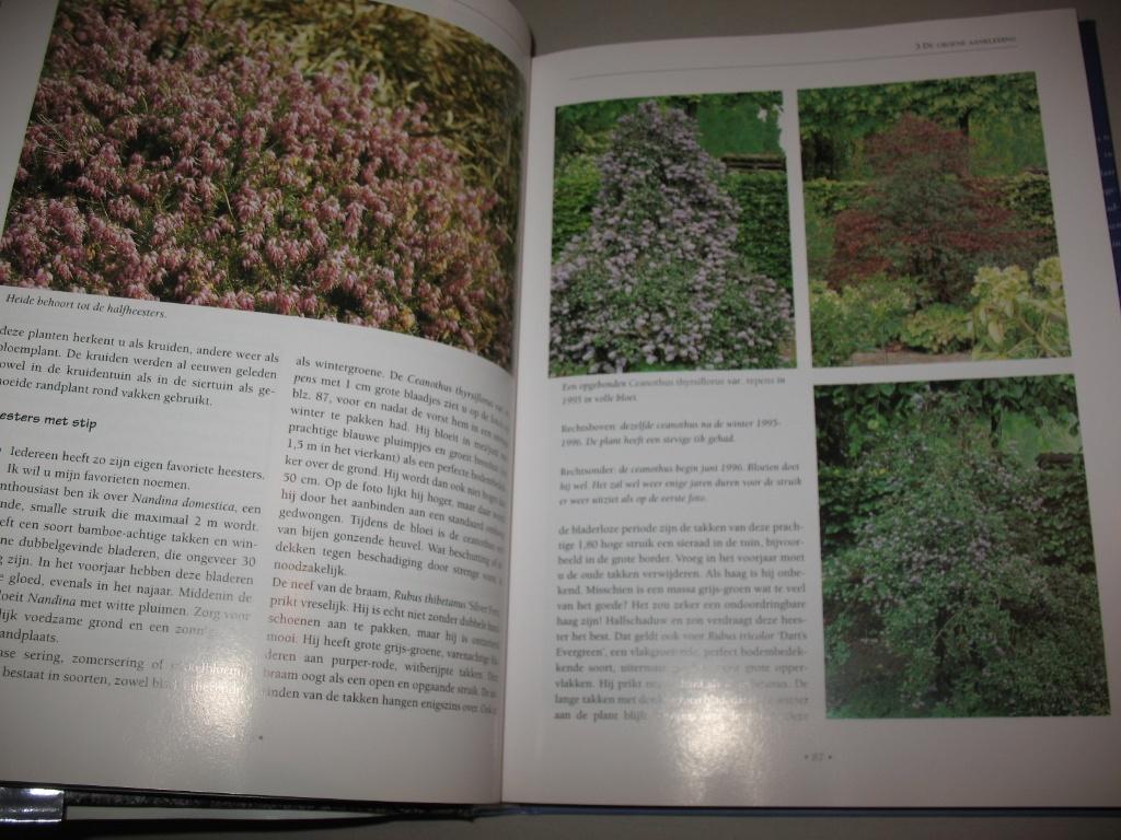 Dik boek De Tuin Fieke Hoogvelt volledige wijzer voor tuin, Boeken, Ophalen of Verzenden, Zo goed als nieuw, Tuinieren en Tuinplanten