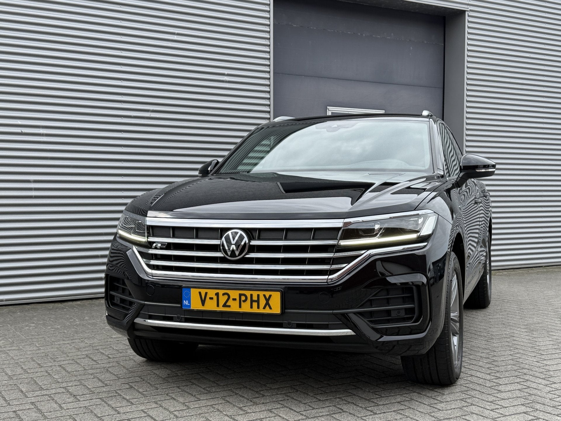 Volkswagen Touareg 3.0 TDI R-Line I Aut. I Grijs Kenteken I, Automaat, Gebruikt, Zwart, Zwart