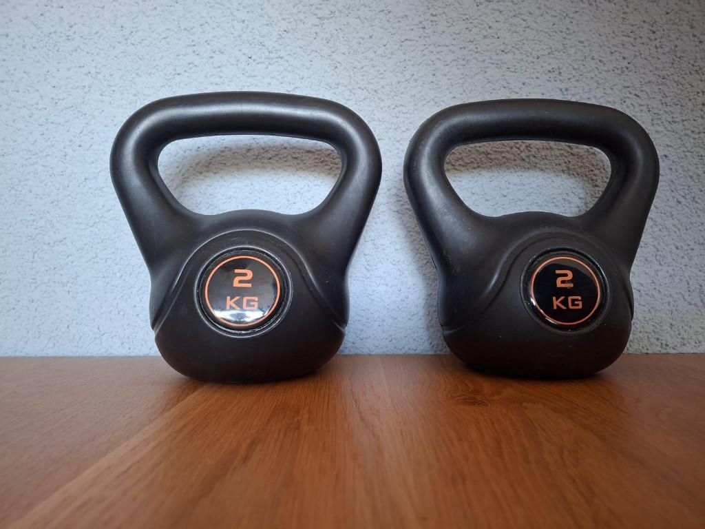 2 x kettlebell 2KG, Sport en Fitness, Ophalen, Zo goed als nieuw, Kettlebell