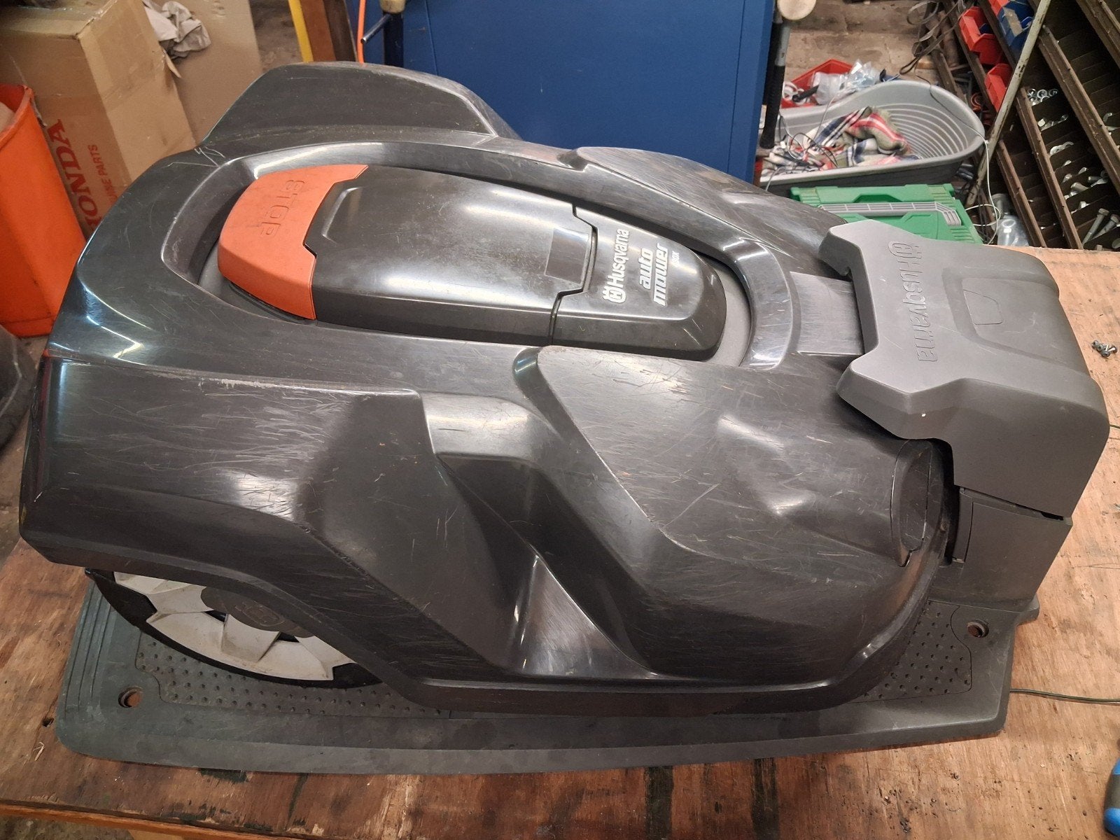 Husqvarna robotmaaiers 310, 420 en 430x, Ophalen of Verzenden, Gebruikt, 20 tot 25 cm, Husqvarna