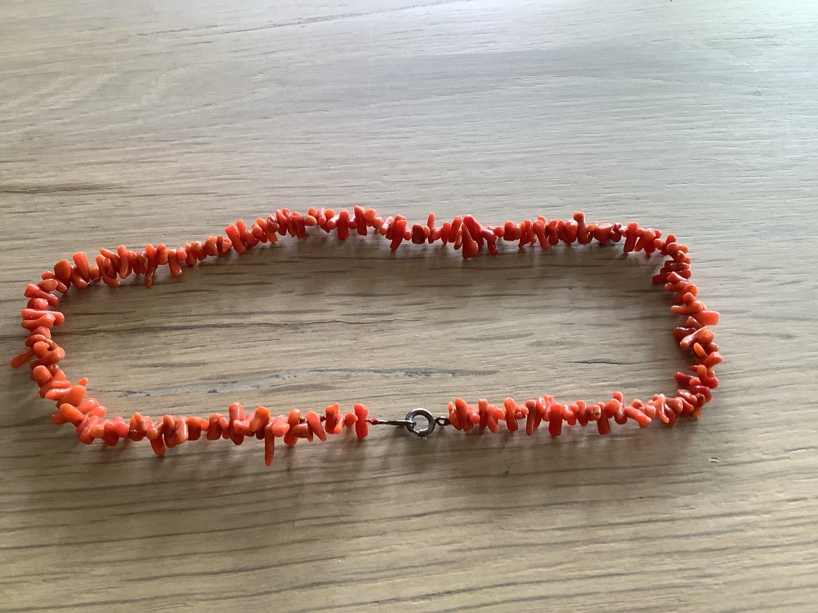 Bloedkoraal ketting 40 cm, Gebruikt, Ophalen of Verzenden, Steen of Mineraal, Met edelsteen