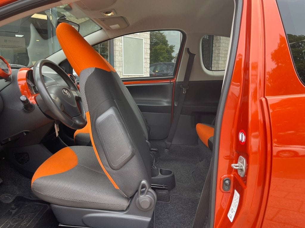 Foto 5 van Toyota Aygo 1.0 VVT-i Dyn Facelift Led Nw Apk NAP (bj 2012)