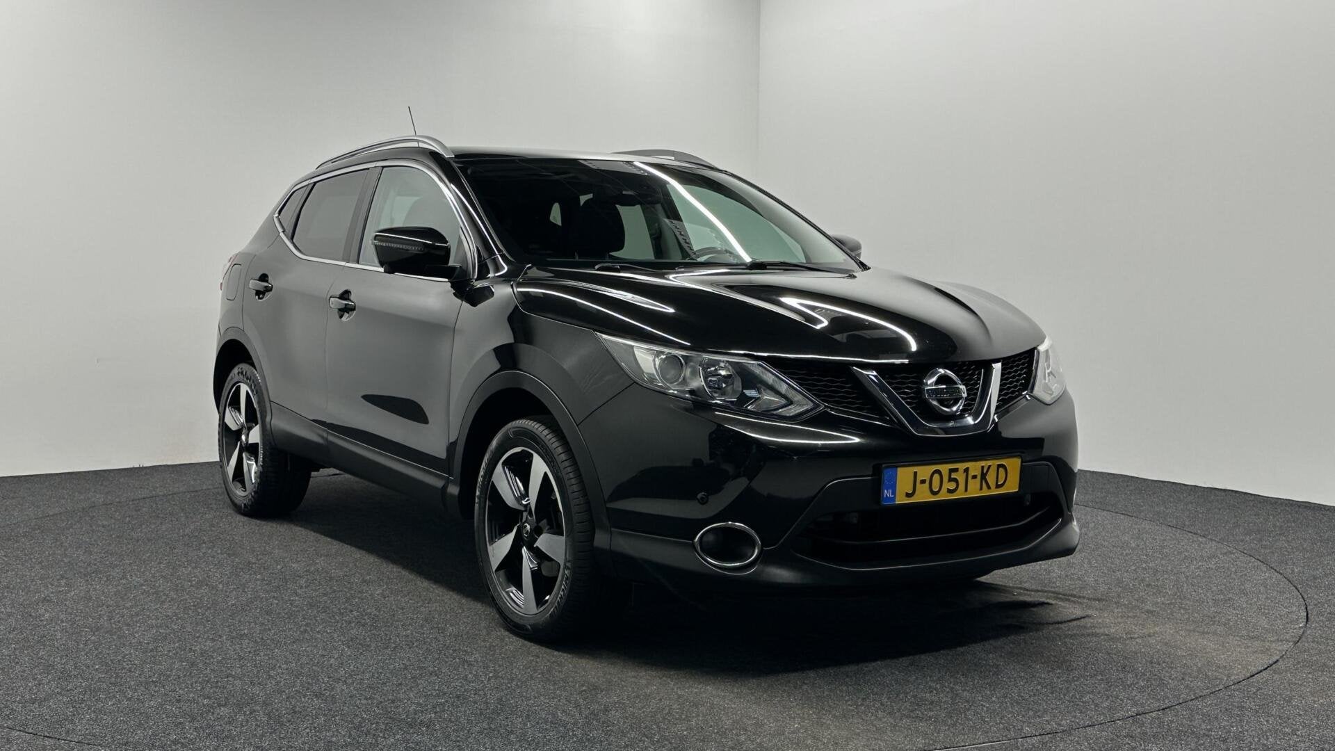 Nissan Qashqai 1.6 Connect Edition TREKHAAK PANO CAMERA NAVI, Voorwielaandrijving, Gebruikt, Euro 6, 4 cilinders