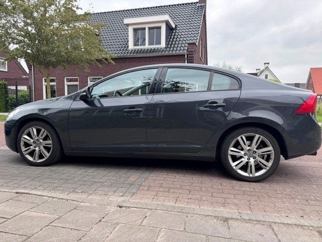 Volvo S60 2.0 Turbo 203 PK! AUTOMAAT, Auto's, Volvo, Stof, 1800 kg, Zwart, 4 cilinders