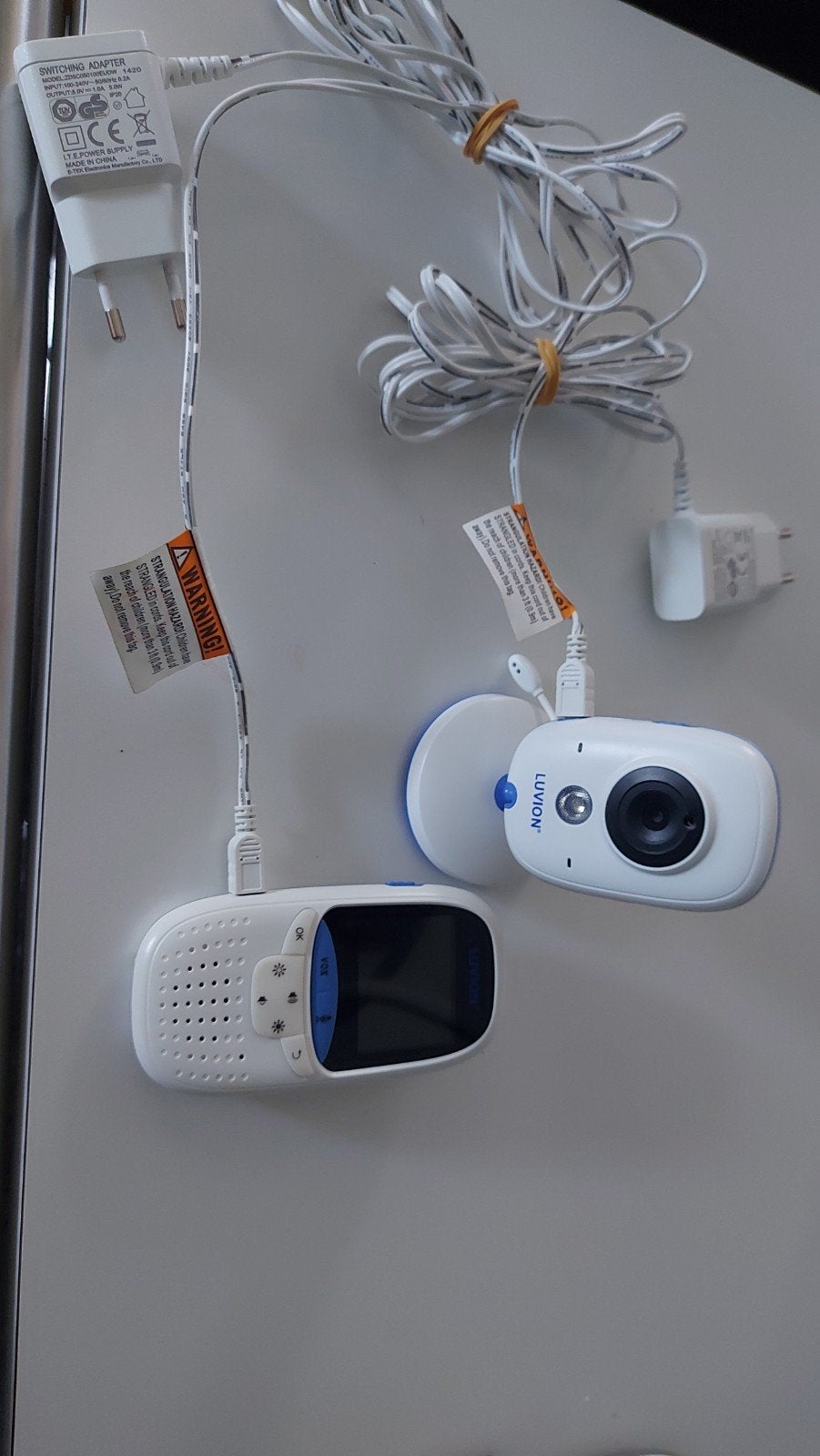 Luvion babyfoon met camera en terugspreekfunctie, Ophalen, Zo goed als nieuw, 100 tot 250 meter, Camera